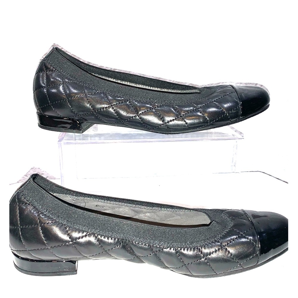 Stuart Weitzman Women’s The Giveable Flat Leather